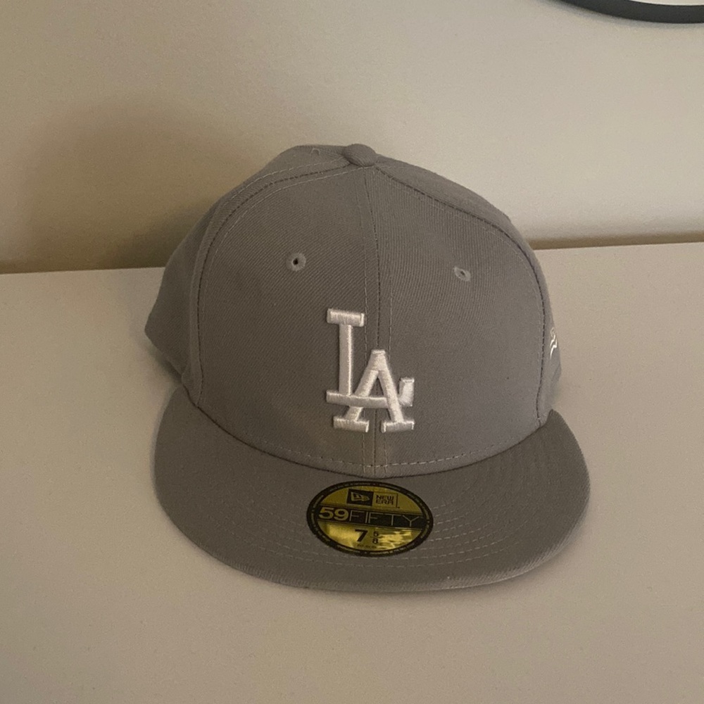 Men’s LA hat. Never been worn, lost receipt to return